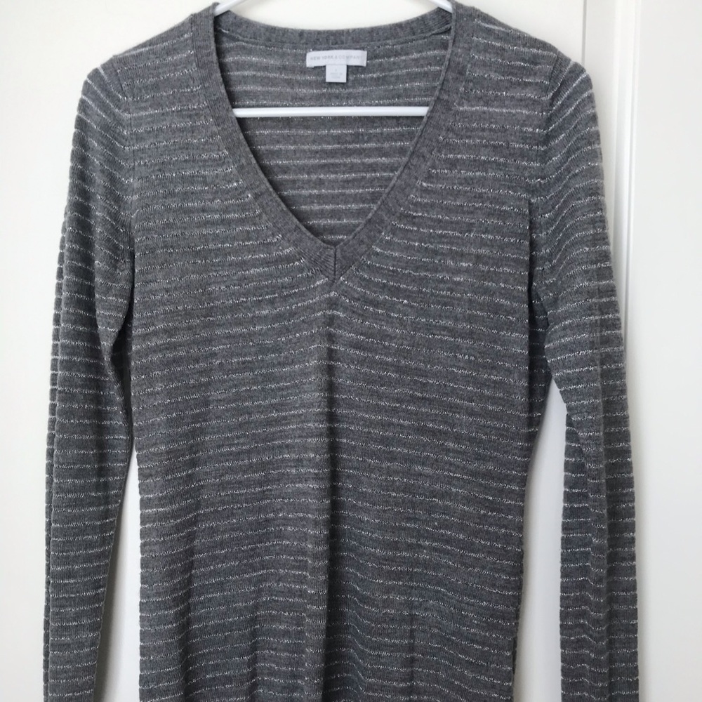 New York & Co Sweater, Small, EUC, Gray/Silver